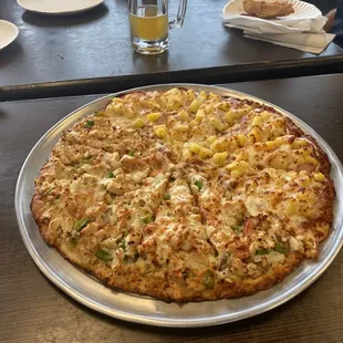 Half Hawaiian and Half Garlic Chicken combo with white sauce.