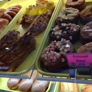 Croissant Donut