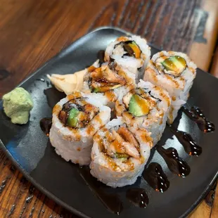 Unagi (eel) avocado roll