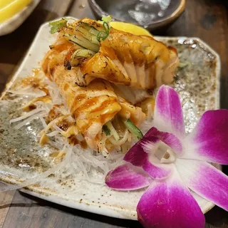 Torched Salmon Roll