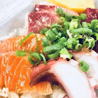 Chirashi Donburi
