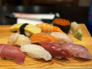 Mitch's Fish Market & Sushi Bar