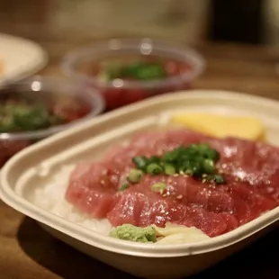 Chutoro Donburi with Small Poke