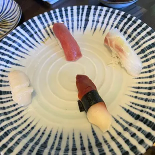 Scallop/ Bluefin Tuna/ Surf Clam/ Red Snapper Sushi