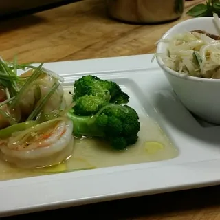 Cantonese Style Stir Fried Rice Noodle