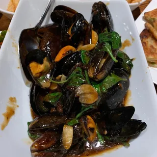 Wok Fried Black Mussels