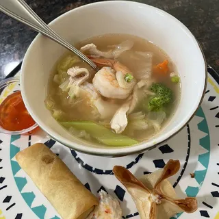 C7 Wonton Soup Large