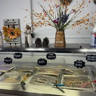 Closer look at buffet food offerings.