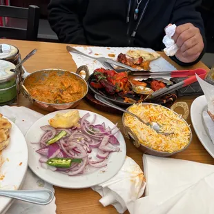Chicken tandoori chicken masala  , mixed naan , fried 4. Fish Pakora