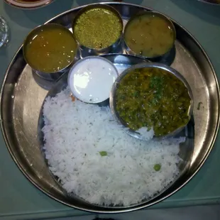 Chicken Saag Thali
