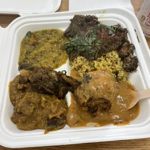 Dal, vegetarian meat balls with a creamy makrut sauce, rice, eggplant, green beans, potatoes... delicious and aromatic!