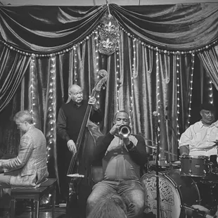 Mahogany Hall Swingers featuring Roderick Paulin