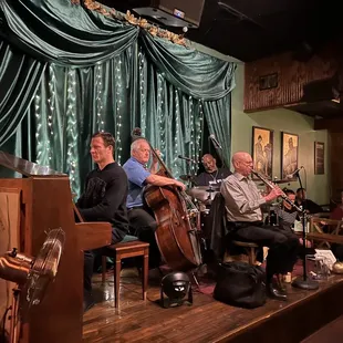Tom Fischer &amp; Band