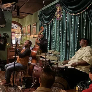 Mahogany Hall Swingers featuring Roderick Paulin