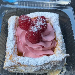 Raspberry pastry