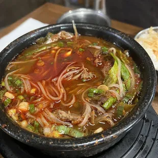 Spicy boiled ox combo soup