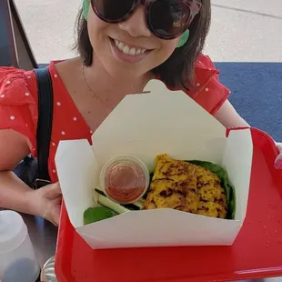 Raelynn from Australia came to my cart and tried Banh Xeo.. Thank you Raelynn and welcome to America.. enjoy..