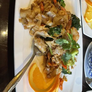 Pad See Ew Lunch