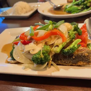 chu chi fish, sea bass edition. delightfully crunchy