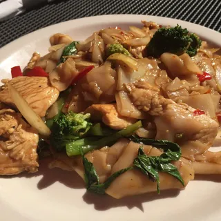 Pad Kee Mao Noodle