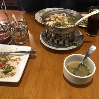 Spicy Seafood Soup (Tom Yum Seafood) (Large)