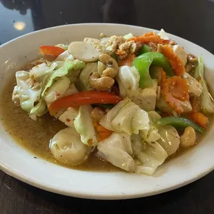 Pad cashew with tofu