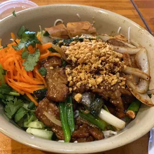 V5. Vermicelli with Sauteed Beef and Onion Bowl