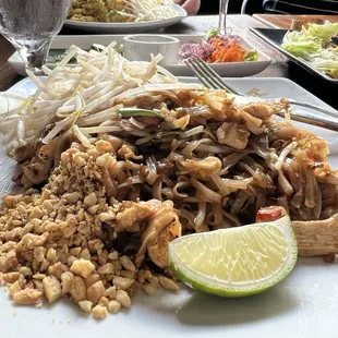 Pad Thai with chicken