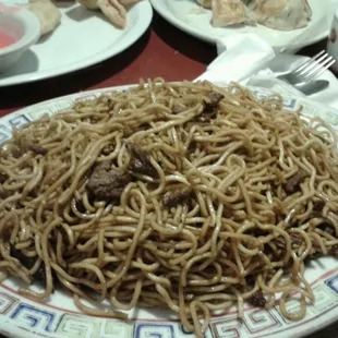 Beef lomein no veggies.