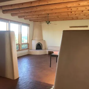 Spotless living area - floors look brand new!!