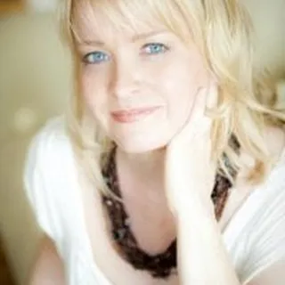 Shannyn L.