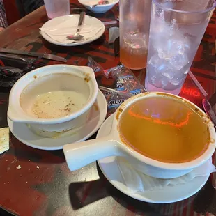 turns out a cup of chili is the same size as a bowl of chili so save yourself to $2 and order the cup.