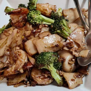 Pad see ew... Like look fun with broccoli - very good!