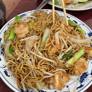 Shrimp Lo-Mein