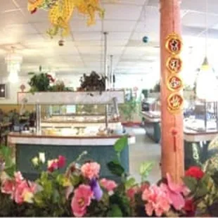 the interior of a chinese restaurant