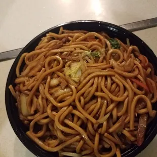 Pork lo mein