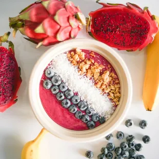 Pitaya (dragonfruit) bowl!