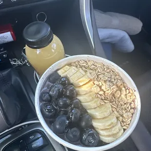 Açaí berry bowl w/ honey and a burn juice