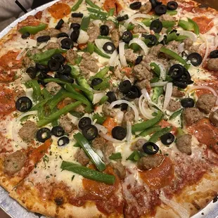 The full Anthony's pizza