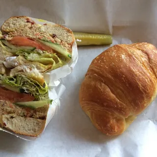 PLAIN CROISSANT