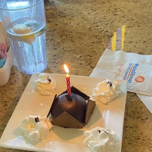 Bomb chocolate beautiful presentation but.....