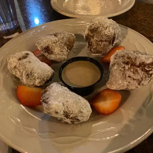 What!!! Look at these Beingets!! The chef here (Leo) is the best! Soooo good