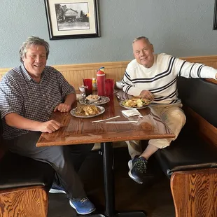 My friend Ralph and I enjoying lunch
