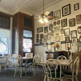 Entrance/ Eating area