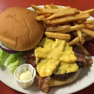 Bacon &amp; cheese burger