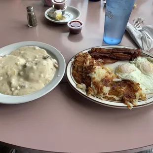 1/2 order biscuit and gravy. Krispie hash browns as requested. No slime on over easy egg!