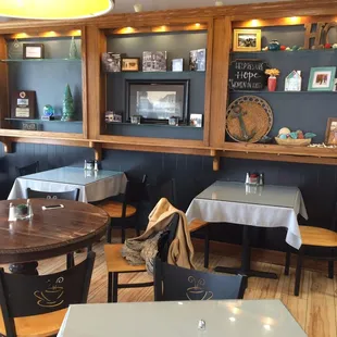 sushi and sashimi, interior