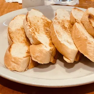 a plate of toasted bread