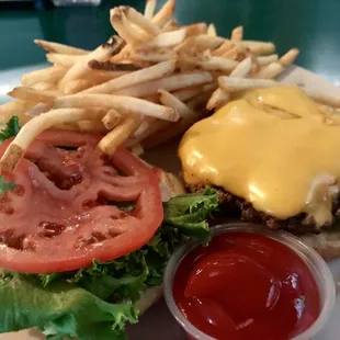 Cheeseburger &amp; Fries