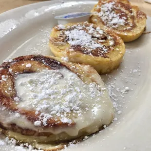 cinnamon roll french toast